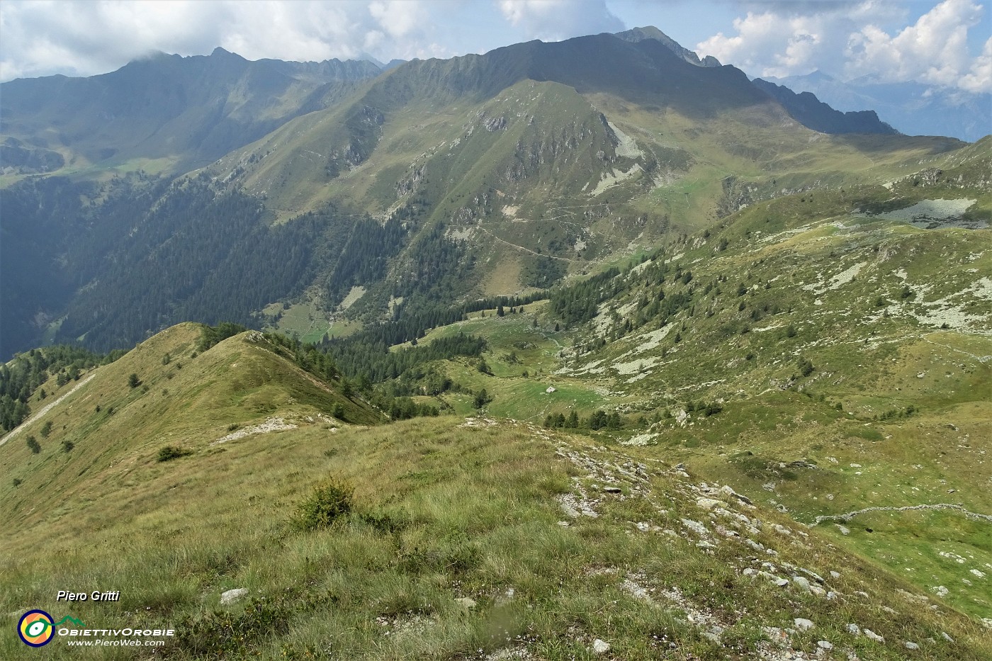 66 Scendendo dal Monte Arete....JPG